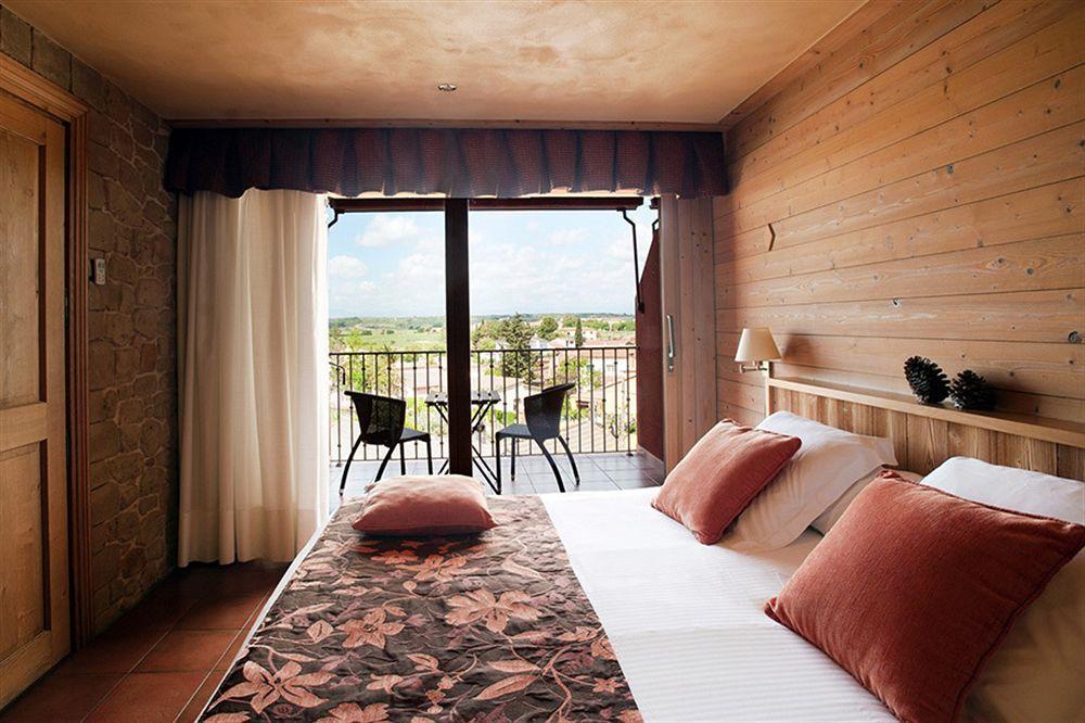 Hotel La Placa Garriguella Dış mekan fotoğraf