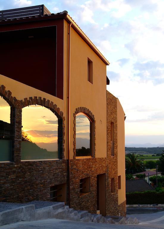 Hotel La Placa Garriguella Dış mekan fotoğraf