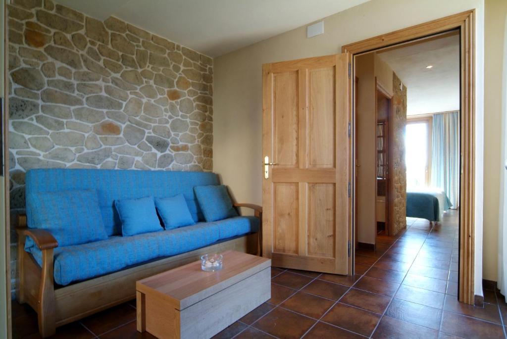Hotel La Placa Garriguella Oda fotoğraf